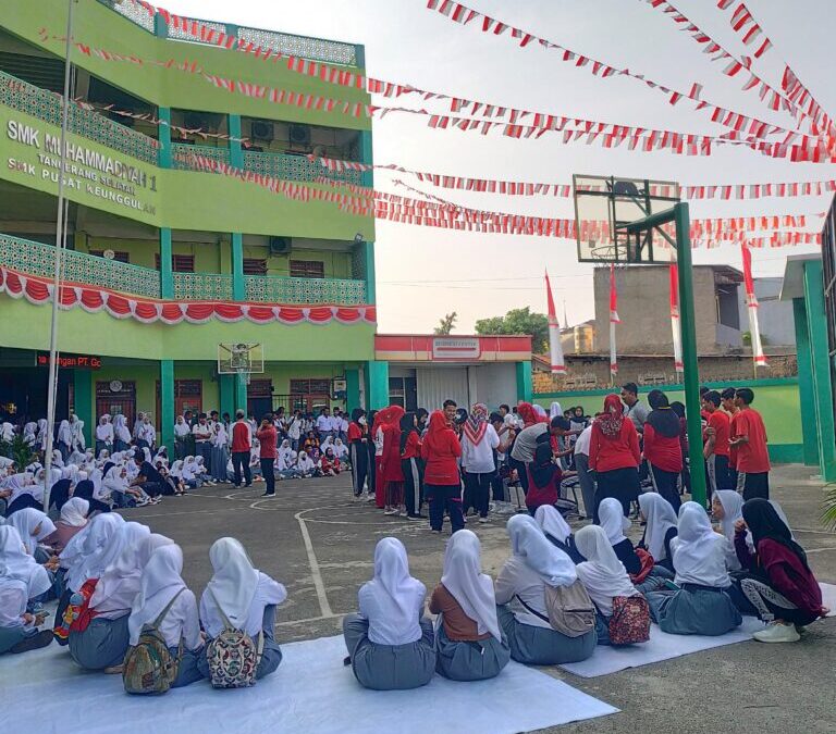 Rayakan HUT RI Ke-78, SMK Muhammadiyah 1 Ciputat Gelar Upacara dan Beraneka Ragam Perlombaan Menarik!
